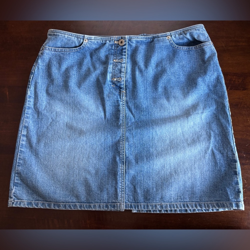 Loft Denim Skirt - Women’s Blue Denim Mini Skirt. Front Button Closure. Size 12